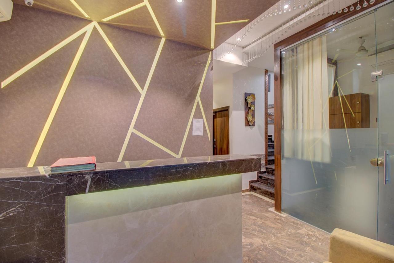 Oyo 76180 Hotel Meriton 뭄바이 외부 사진