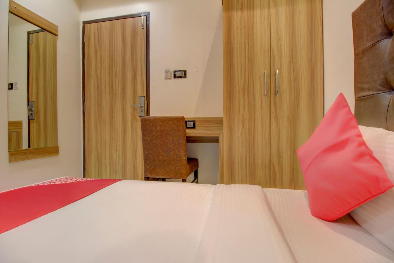 Oyo 76180 Hotel Meriton 뭄바이 외부 사진
