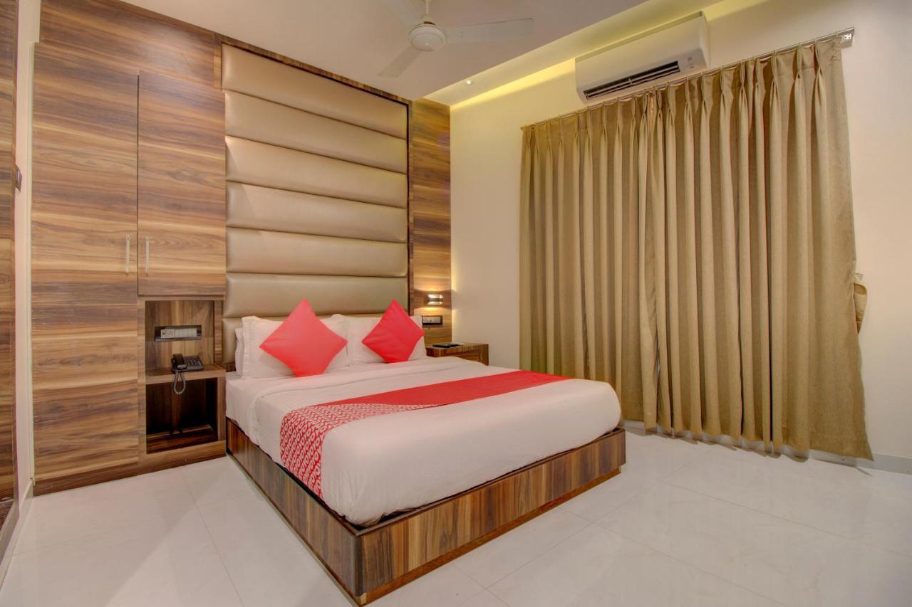 Oyo 76180 Hotel Meriton 뭄바이 외부 사진