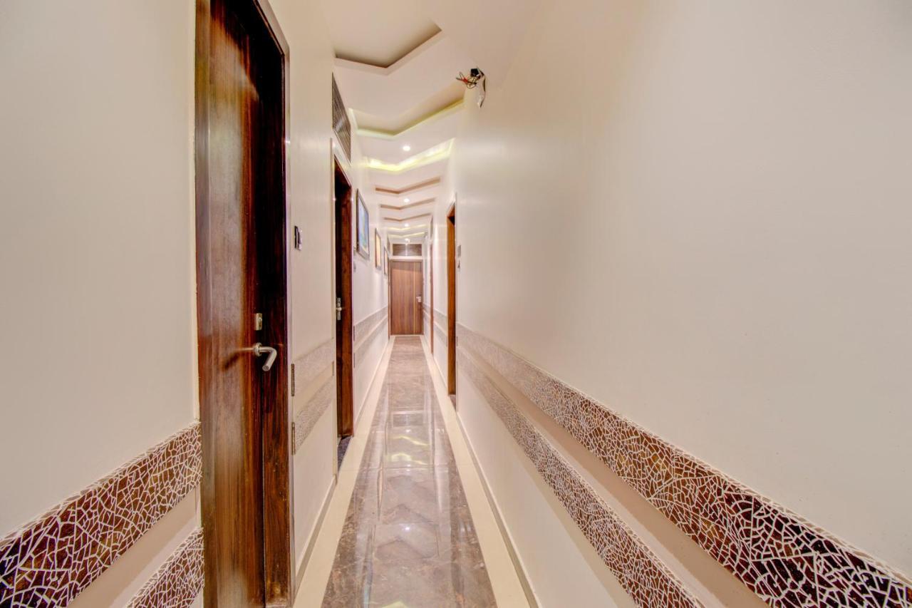 Oyo 76180 Hotel Meriton 뭄바이 외부 사진