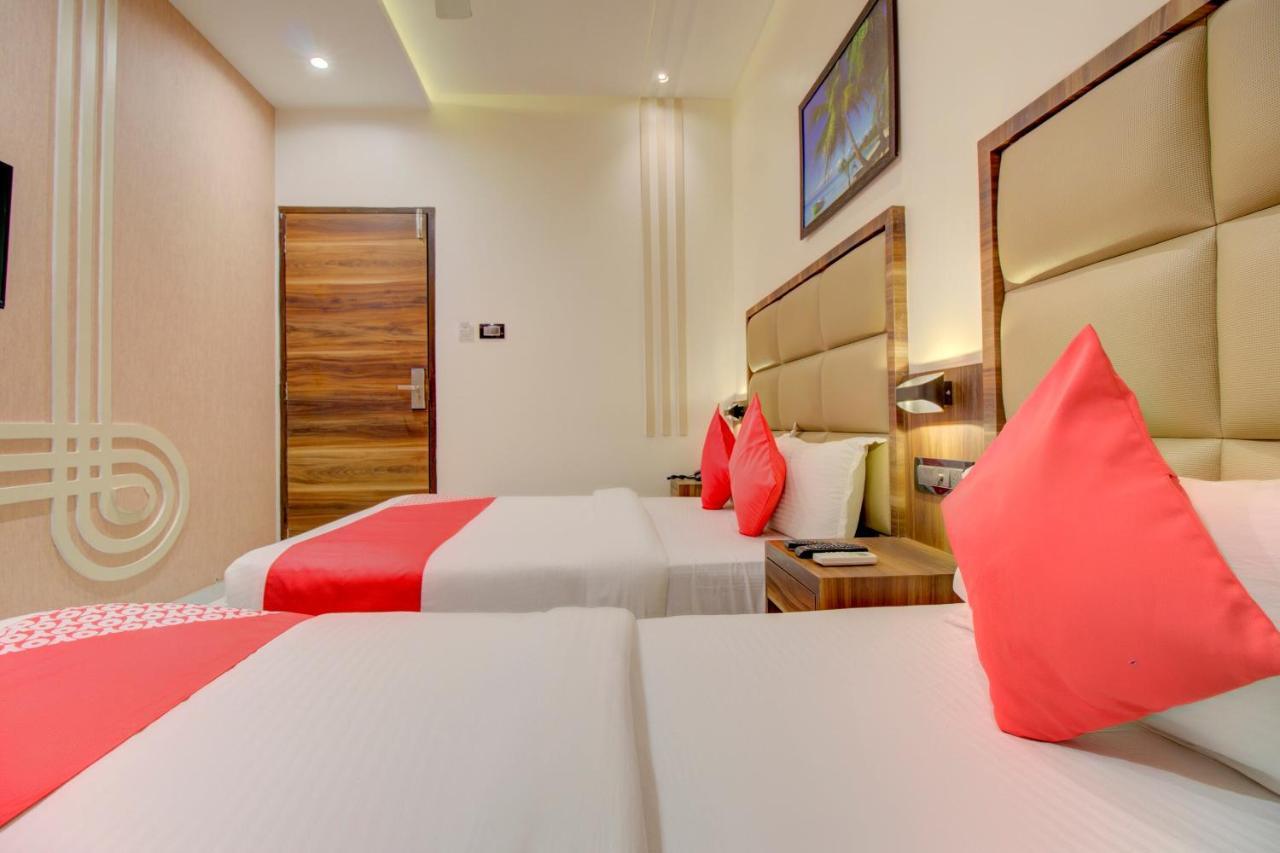 Oyo 76180 Hotel Meriton 뭄바이 외부 사진