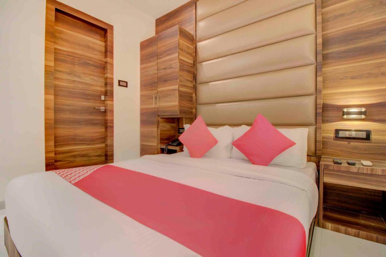 Oyo 76180 Hotel Meriton 뭄바이 외부 사진